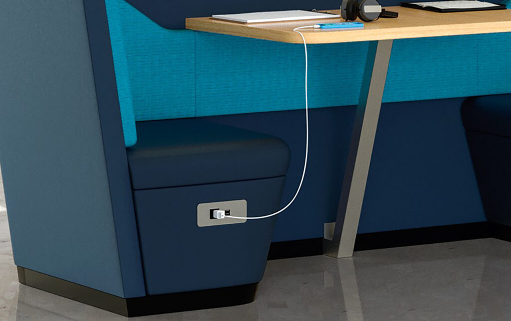 Co-op Public Lounge Units, Integrated Tables