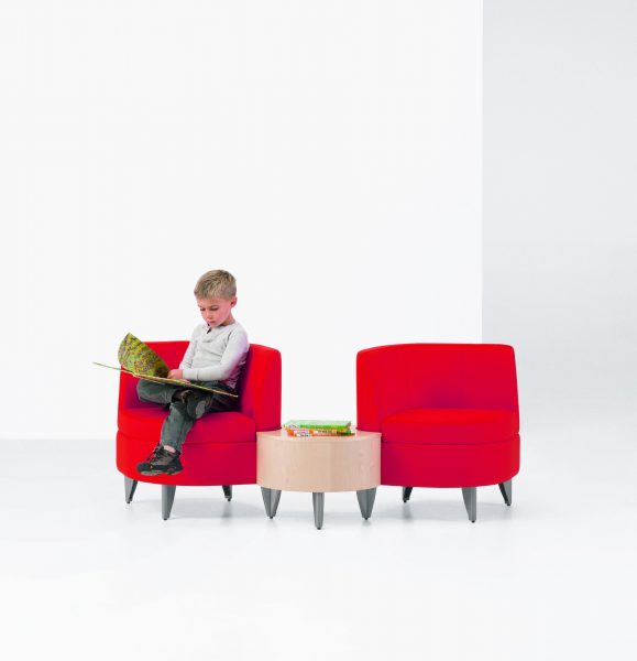 Leaflette Modular Configuration with Lounge Chairs and Inline Table