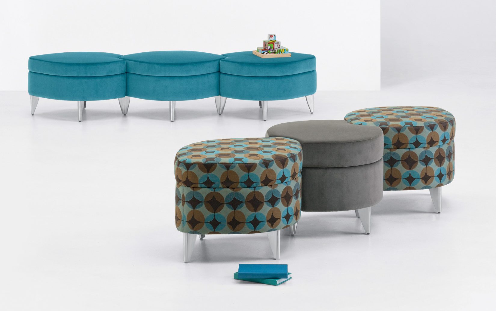 Leaf Benches in Linear Configurations