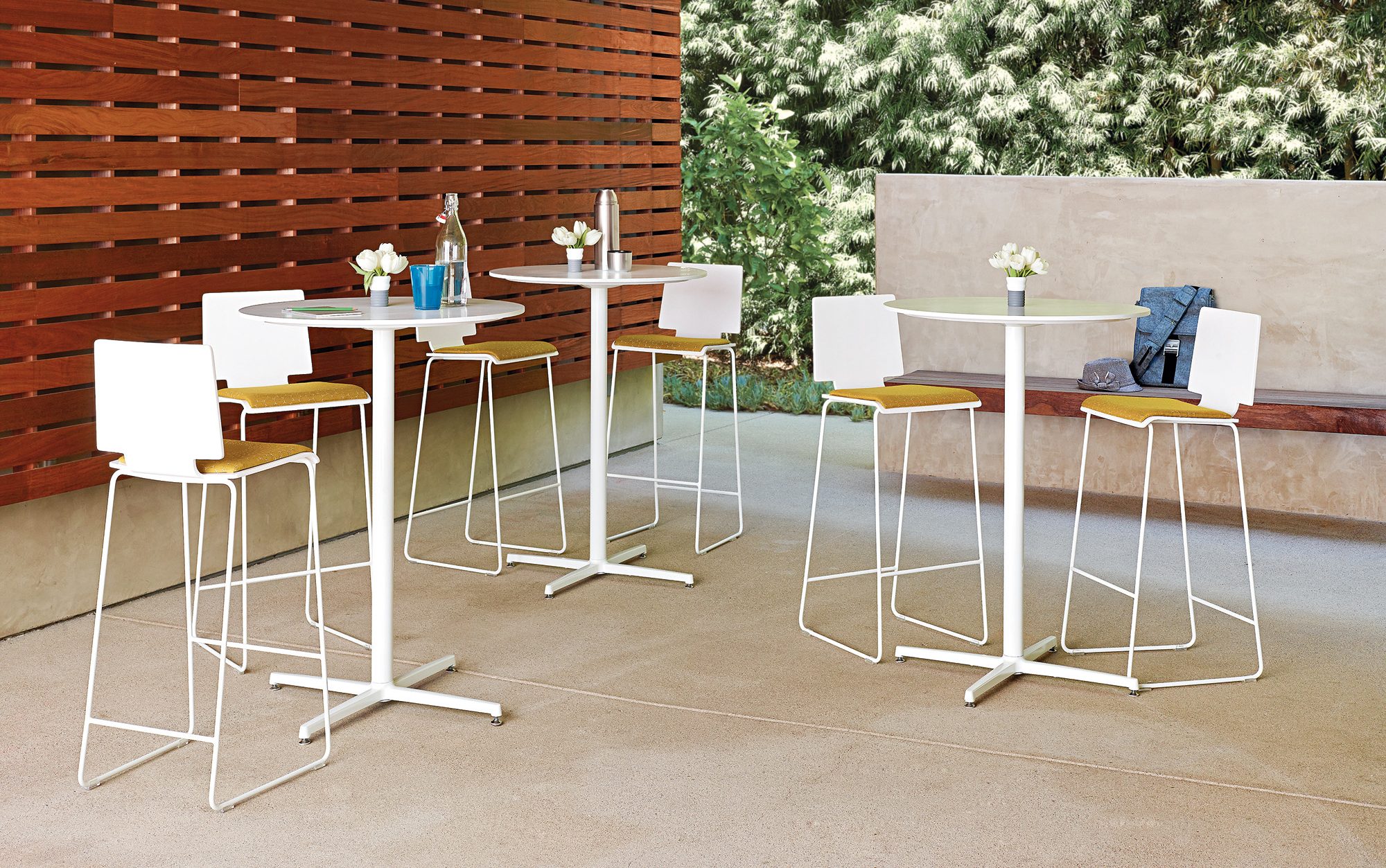 Nios Meeting Tables Cafe Environment