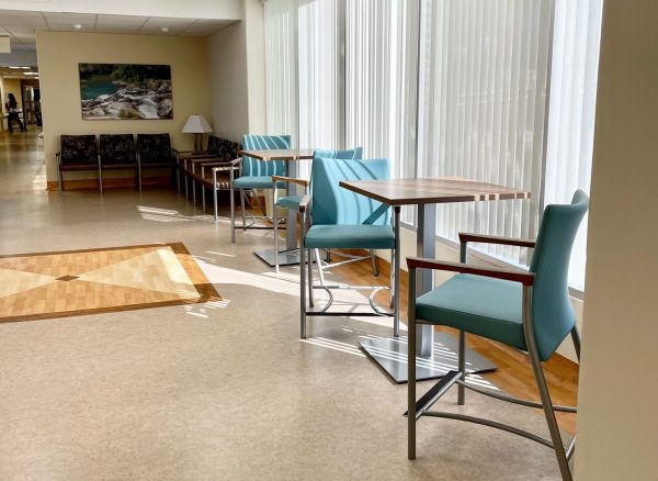 https://arcadiacontract.com/app/uploads/2021/12/St.-Jude-Medical-Center-Orange-County-CA-Soleil-Tandem-HiP-Chairs-aspect-ratio-394-288-600x438.jpg