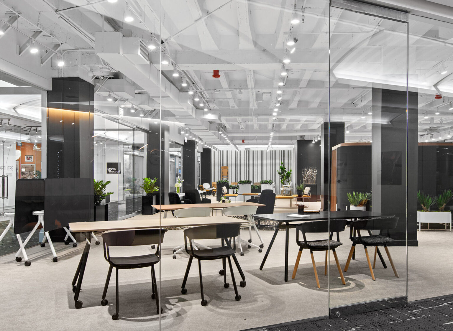 NeoCon Showroom - Arcadia Contract